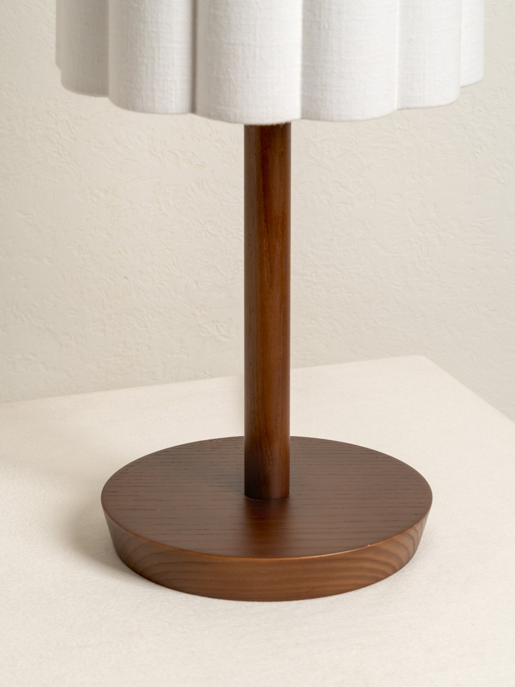 Folia table lamp