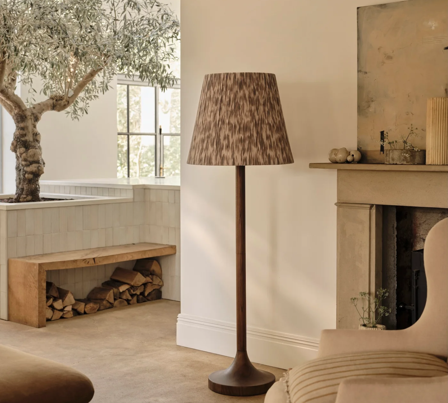 How to choose the right kitchen floor lamp for open-plan spaces