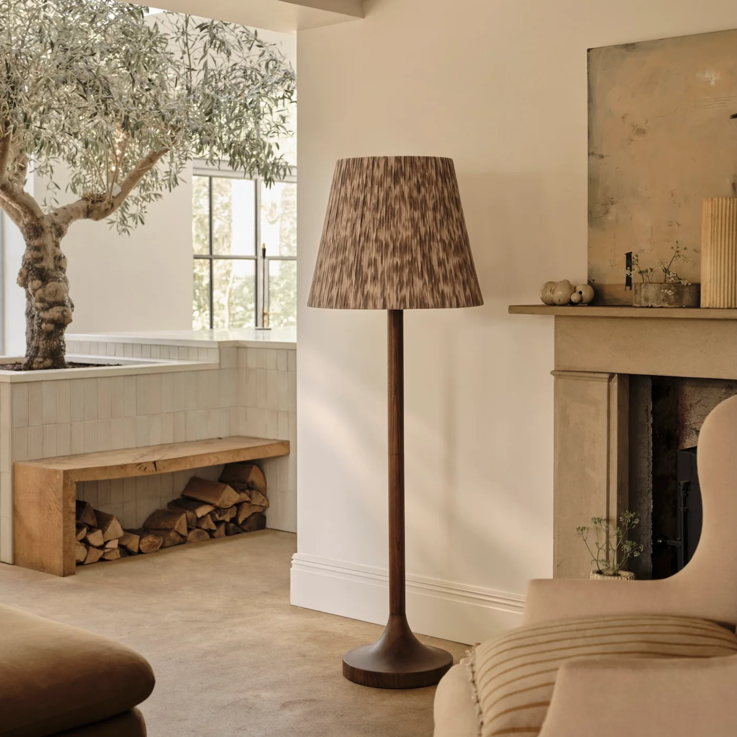 How to choose the right kitchen floor lamp for open-plan spaces