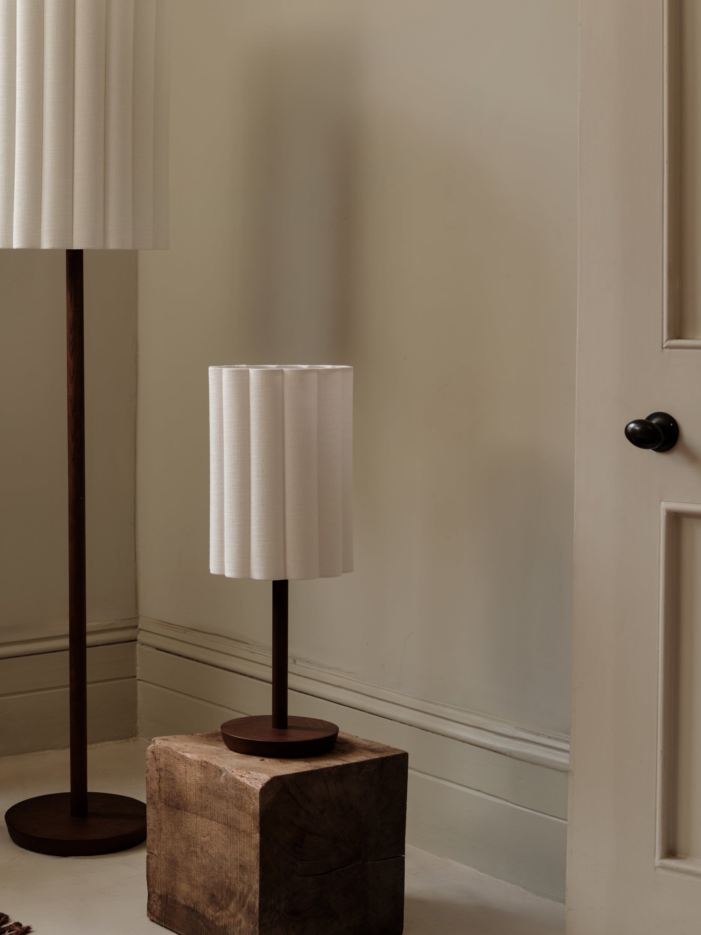 Folia table lamp