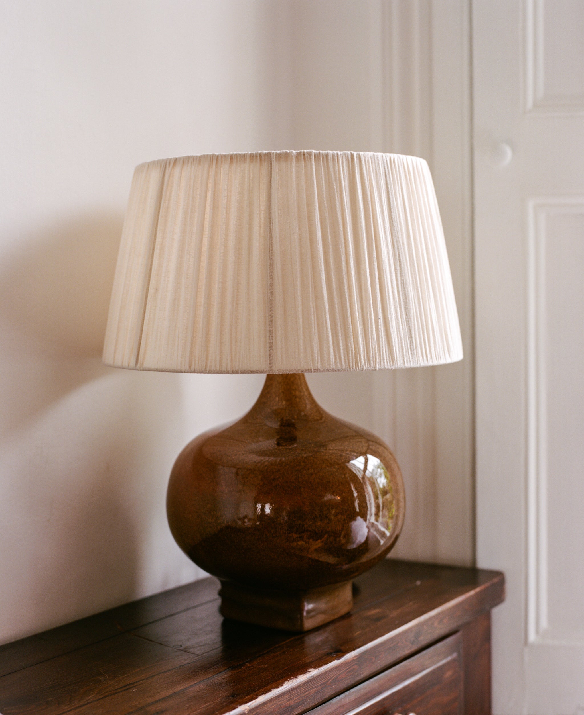 Calcot wide table lamp | Table Lamp | lights&lamps | UK | Modern Affordable Designer Lighting