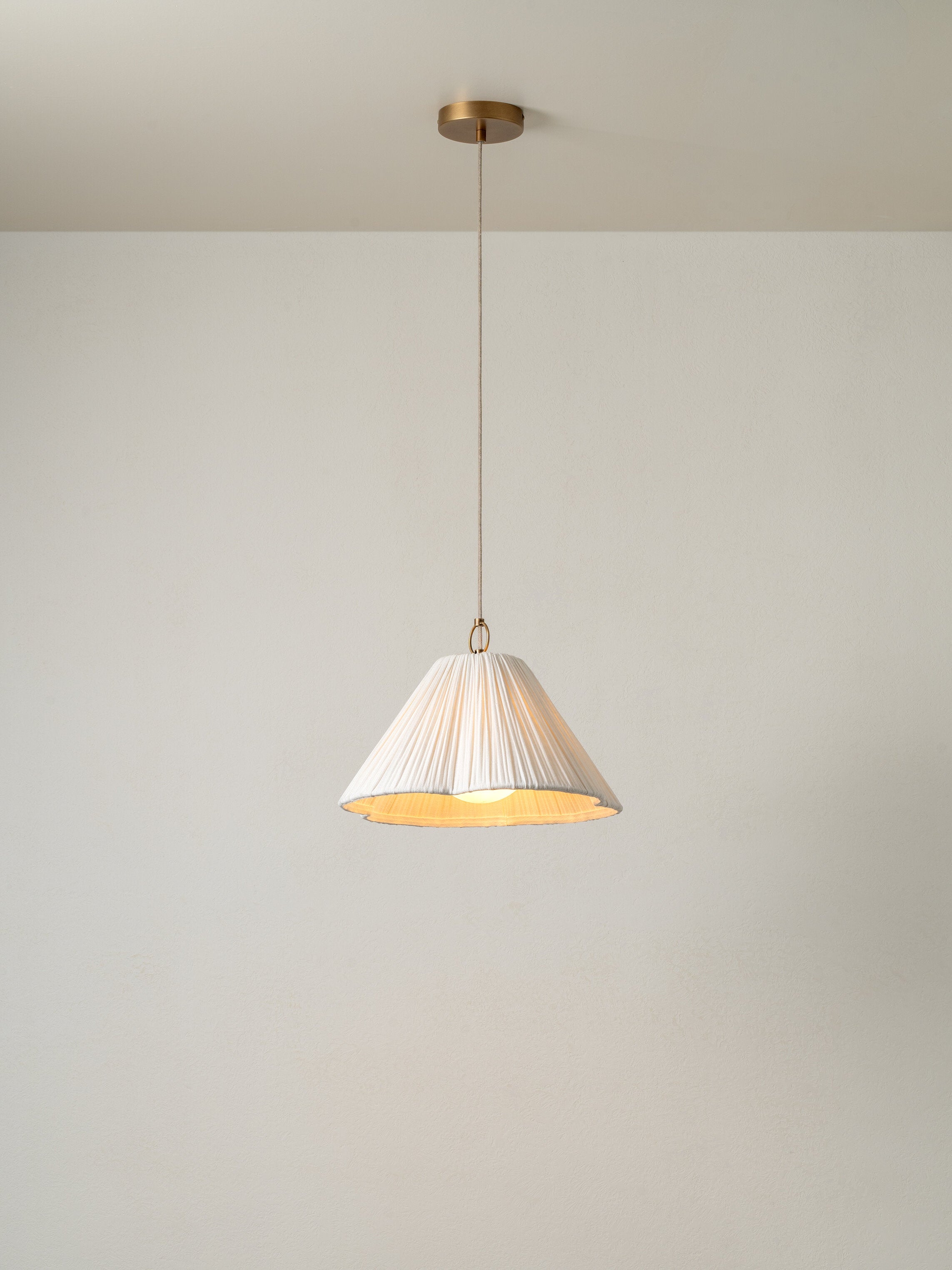 Lindi small pendant
