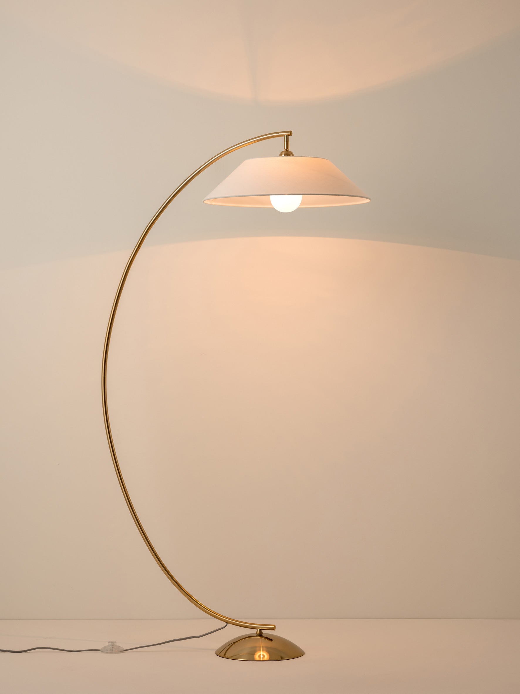 Circo - 1 light arc brass and natural linen floor lamp | Floor Lamp | Lights & Lamps Inc | USA